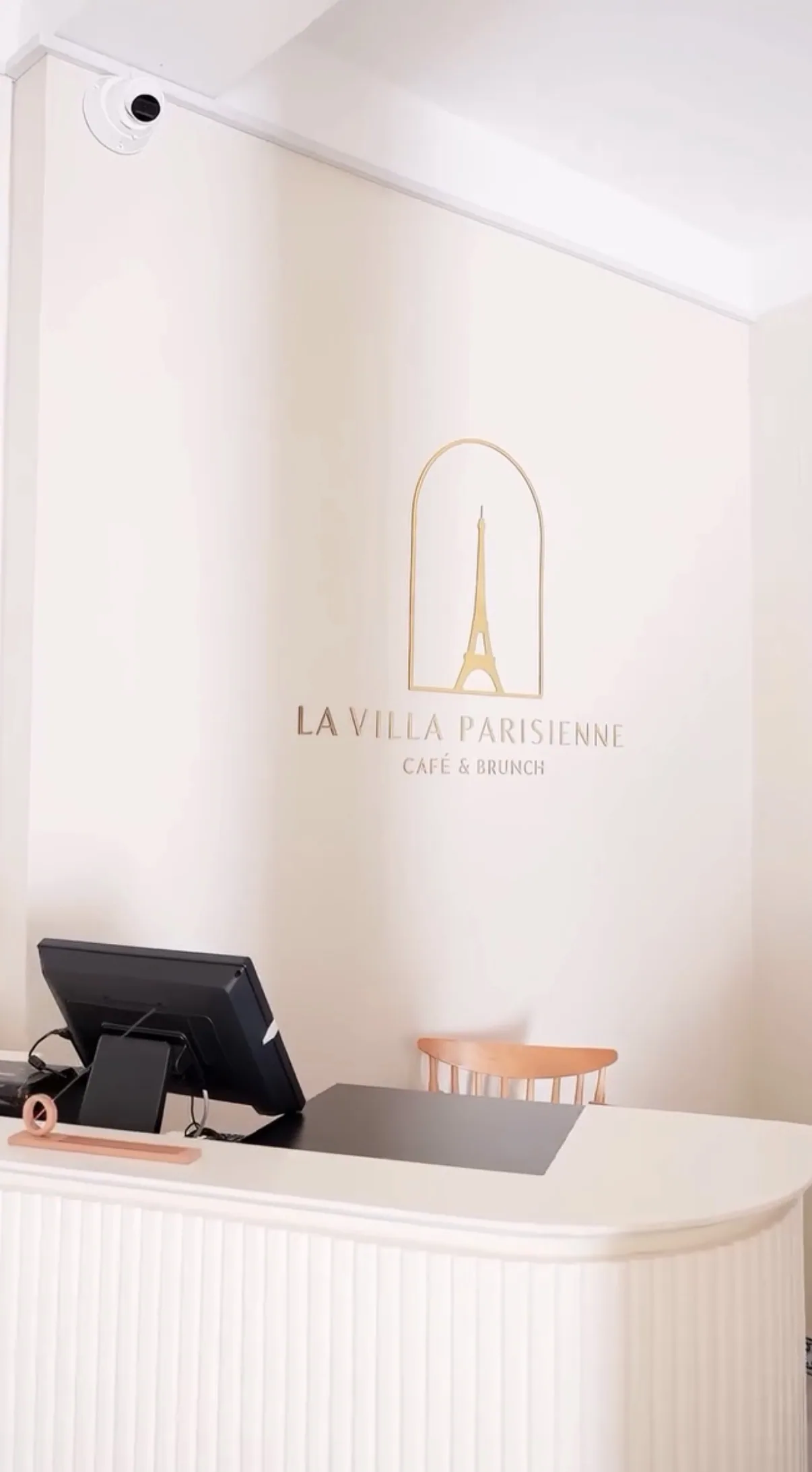 La Villa Parisienne – 8